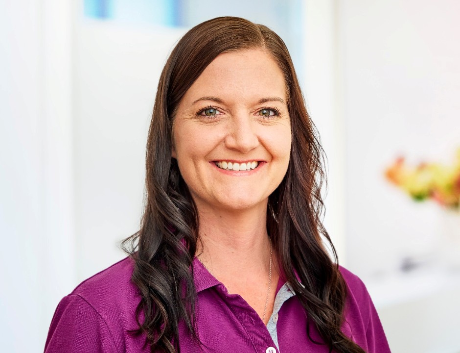 Frau Nicole Mayrhofer
