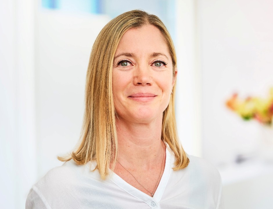 Frau Julia Krodel